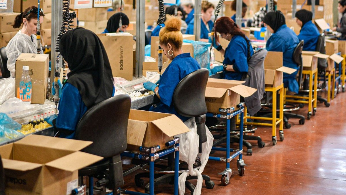 Do you need extra people to work for your manufacturing or warehousing business? Whether you need production line workers or order pickers, we are industrial recruitment specialists. Call 02476 327602 tomorrow for a chat. bit.ly/2QcPsQs