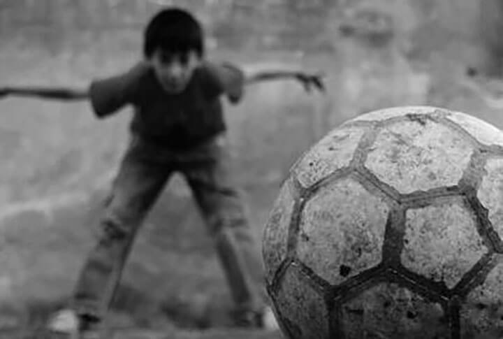 _
5 de Devre 10 da Biter 
3 Korner 1 Penaltı 
Kaleden Kaleye Gol Olmaz 
Dediğimiz Yılları Özledim...

Şimdiki Çocuklar Maddi Olarak Her İmkana Sahipler Ama, 
İnanın Bizim Çocukluğumuzun Maneviyatı Kadar Zengin Değiller...