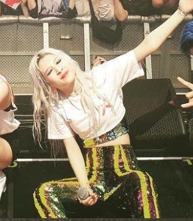 TANIGHHE's tweet image. ⠀
⠀
Wczoraj odbył się wspaniały festiwal. Szczerze mówiąc to był to mój pierwszy taki występ. Bawiłam się cudownie i na pewno nie zapomnę tego dnia. Mam nadzieję, że osoby, które tam były bawiły się tak samo dobrze!!
⠀⠀⠀⠀⠀⠀⠀⠀ #COLORFULOASIS 
⠀
⠀