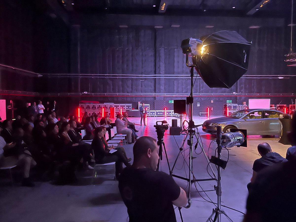 mo_sysLab's tweet photo. We're excited to be at the Netflix Post Production Summit in Madrid. It's so great to be here supporting @netflix, sharing insight and presenting the latest developments from our #MoSysAcademy. Find out more about our involvement here: https://t.co/n4nIXYlTri #NetflixSummit https://t.co/ceRLXlP1gb