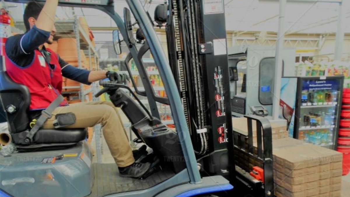 WANTED! #FLT #VNADrivers / #WarehouseOperatives – Hinckley. Operating the VNA truck, order picking/packing, scanning goods/loading. Counterbalance licence an advantage, but not essential. Mon – Fri. Day shifts: £13.32 p/h, Rotating AM/PM shifts: £15.58 p/h bit.ly/2OOV4LX