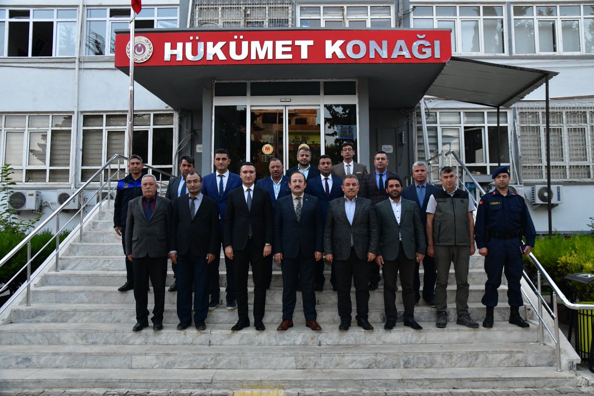 GulnarKaymakam's tweet photo. Valimiz Sn. Ali Hamza PEHLİVAN, Gülnar İlçe Kaymakamlığını ziyaret etti. Kaymakamımız Sn. Musa Ayyıldız, İlçedeki kamu hizmetleri çalışma ve faaliyetler hakkında bilgiler verdi ve değerlendirmelerde bulunuldu. https://t.co/XsKz1zckj8