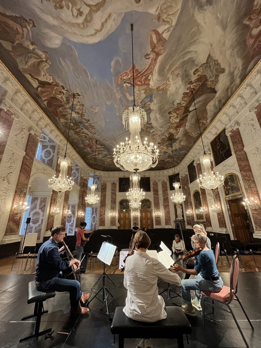 FreiburgBaroque's tweet photo. Zweite Station unserer DeutschlandReise: Der Rittersaal des Barockschlosses in Mannheim #stamitz #toeschi #mozart #neustartkultur #fbontour https://t.co/0PMJl88xj7