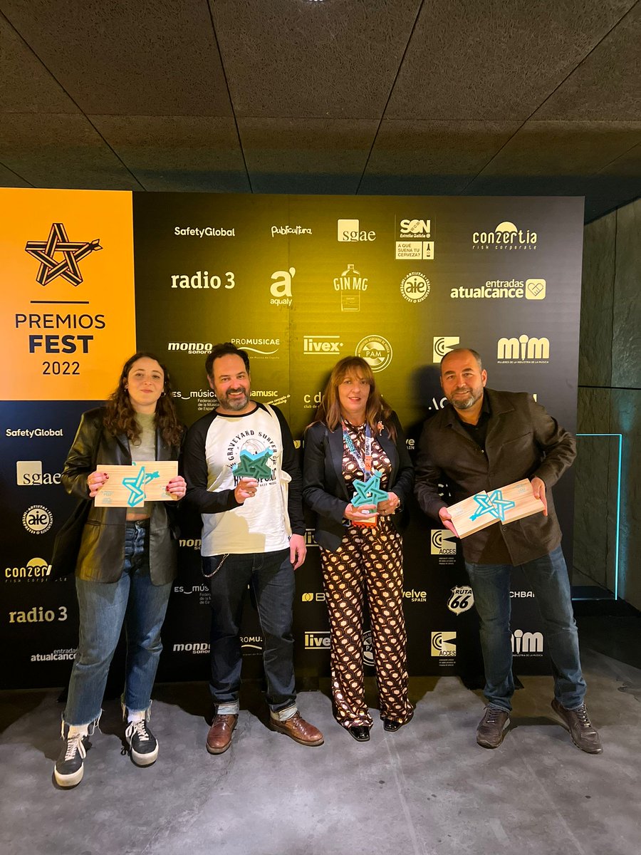 DeMerluza's tweet photo. Enhorabuena a @portAmerica  por los dos reconocimientos obtenidos en los Premios Fest de Bilbao que premian el trabajo de los festivales de música españoles.

Es un honor forma parte de su showcooking cada año.

#portamérica #premiosfest #merluzadelpinchodeceleiro https://t.co/7wK9BmBJHd