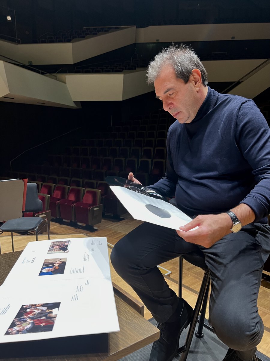 Daniele Gatti and we are delighted to present our new vinyl production of Weinberg's Violin Concerto op. 67 and the Sonata for Two Violins op. 69, recorded with <a href="/GidonKremer/">Gidon Kremer</a> and the <a href="/Gewandhaus/">Gewandhausorchester</a> under the musical direction of Daniele Gatti. #classicalmusic #vinylcollection #vinyl