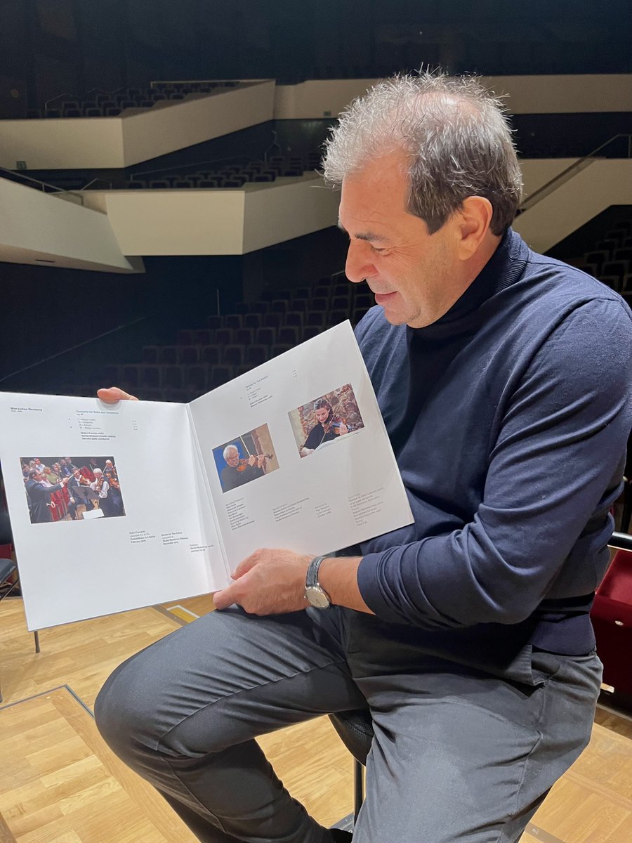 accentusmusic's tweet photo. Daniele Gatti and we are delighted to present our new vinyl production of Weinberg's Violin Concerto op. 67 and the Sonata for Two Violins op. 69, recorded with @GidonKremer and the @Gewandhaus under the musical direction of Daniele Gatti. #classicalmusic #vinylcollection #vinyl https://t.co/w1SjnNZ0fk