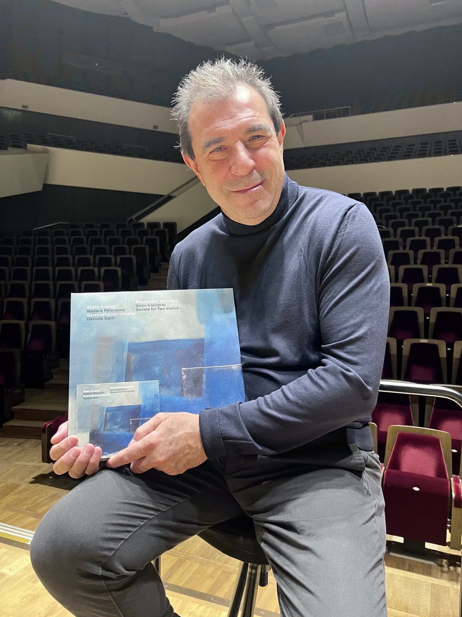 accentusmusic's tweet photo. Daniele Gatti and we are delighted to present our new vinyl production of Weinberg's Violin Concerto op. 67 and the Sonata for Two Violins op. 69, recorded with @GidonKremer and the @Gewandhaus under the musical direction of Daniele Gatti. #classicalmusic #vinylcollection #vinyl https://t.co/w1SjnNZ0fk
