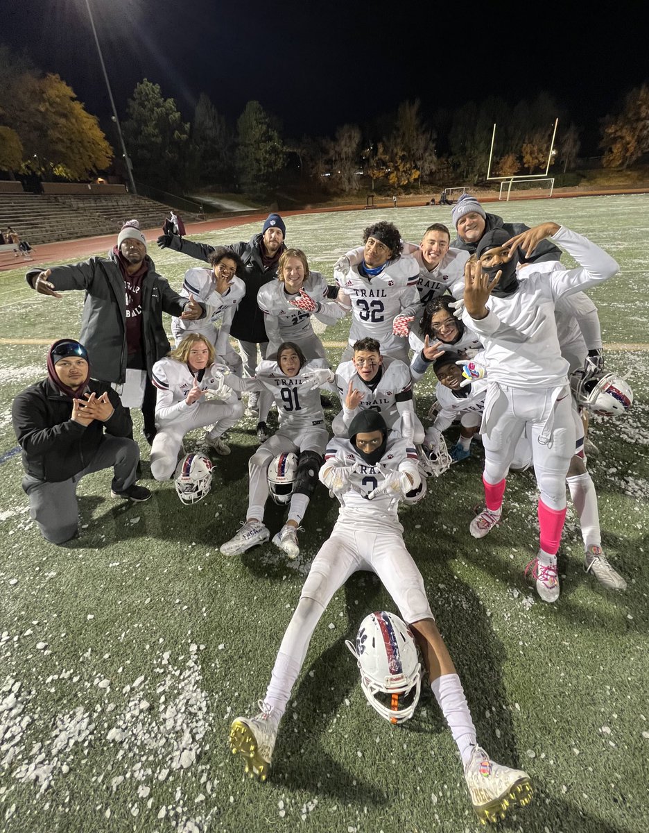 .5 for the win 👌🏾CT football 💯