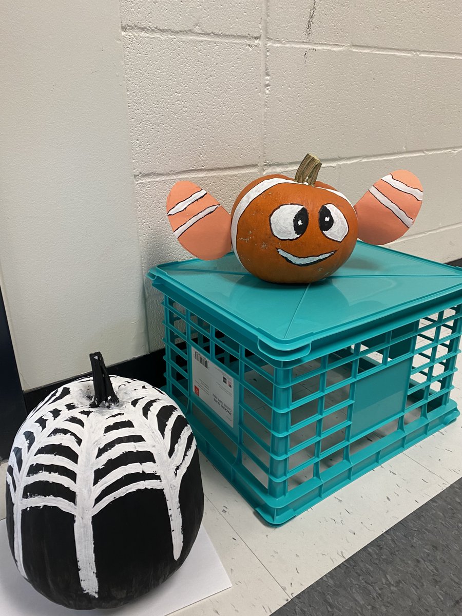 9.6 Halloween Door &amp; Pumpkin Decorating! 🎃👻 <a href="/RundleJrHigh/">Rundle College Jr. High</a>