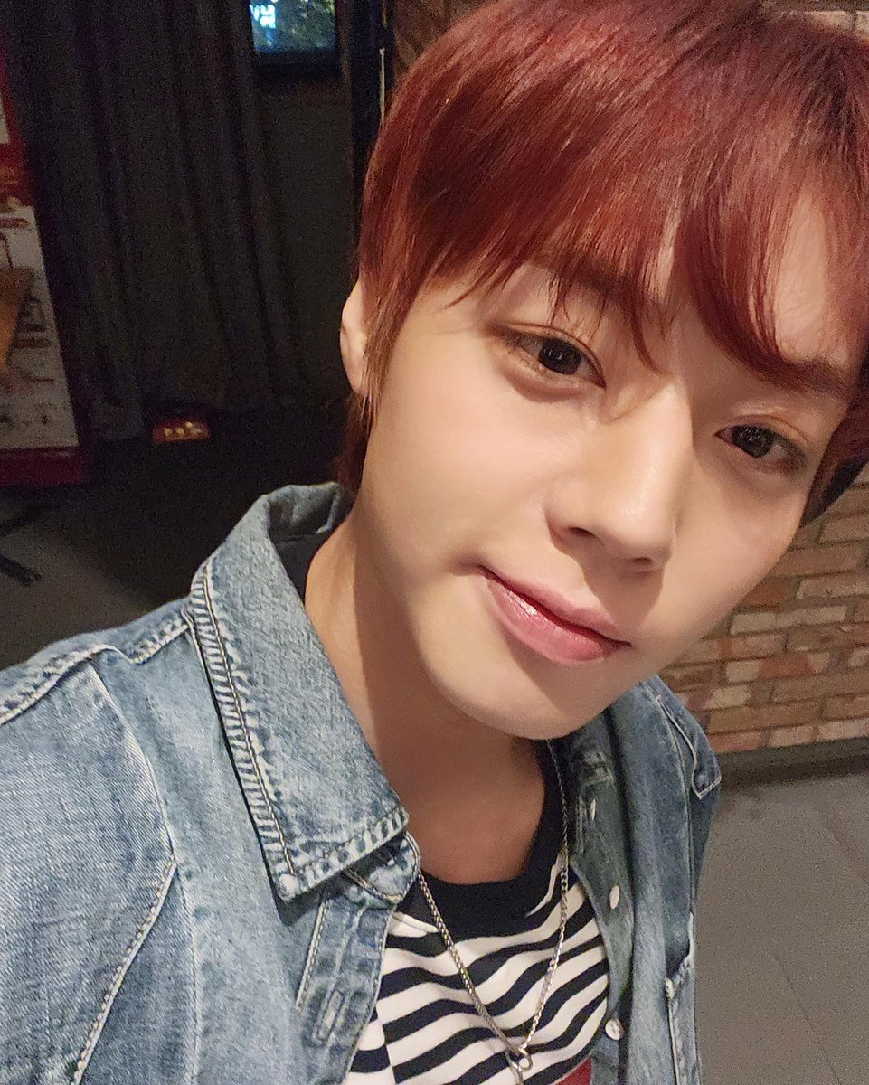 coccoroe2's tweet photo. 헉... 이렇게 알티 많이 돼본적이 없어서 기념으로 오늘의 박지훈 잉스타사진✌🏻 https://t.co/B3l2LYH5m8