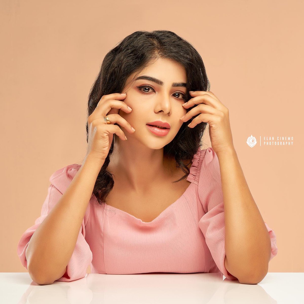 Elan_Cinemo's tweet photo. Recent Photoshoot with actress @itspavitralaksh 

Costume : @NjSatz 
Photo and retouch : @Elan_Cinemo https://t.co/gqInV53evt