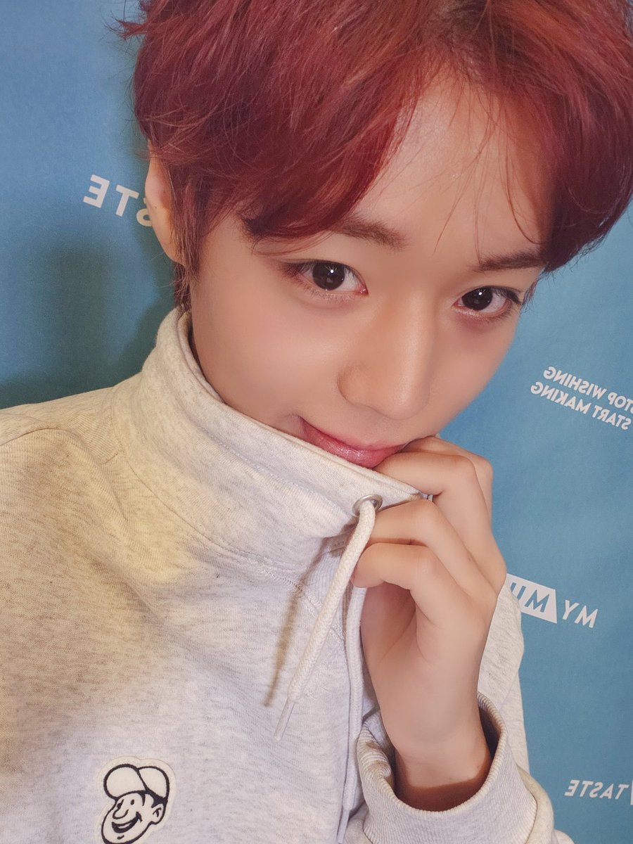 coccoroe2's tweet photo. 1절만 하지 못하고 2절로 어제사진까지 두고 감✌🏻 박지훈 항상 사랑해 💖💛💚 https://t.co/aM1oFVU7tE