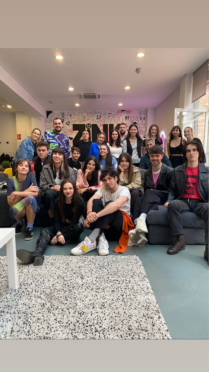 zinkproject's tweet photo. Hoy los Zinkers tienen clase con la maravillosa @beaosta 🥳🔝 https://t.co/OpKYIeD55U