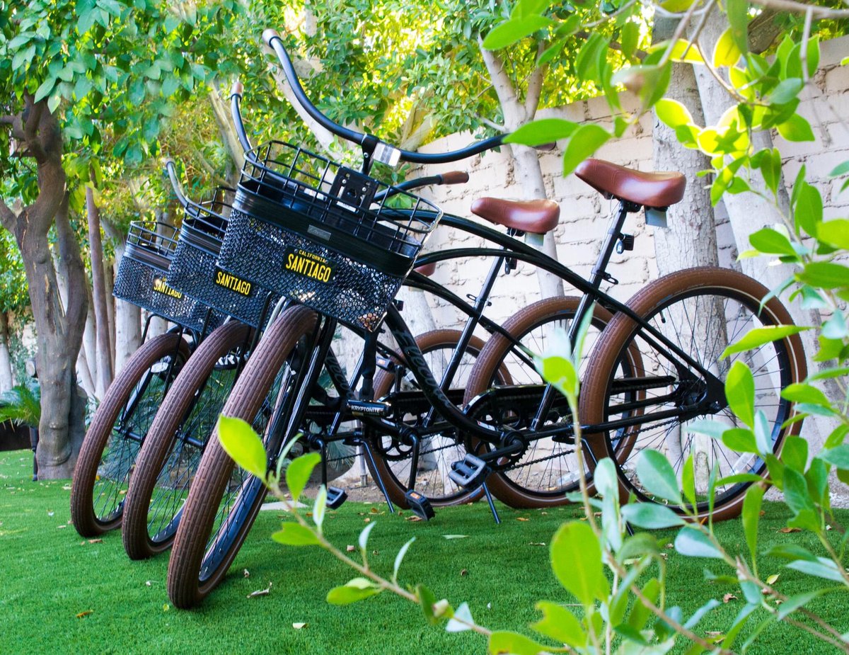 Who's up for a ride? Fall and winter temps are perfect for sightseeing on a Santiago cruiser! #santiagoresort #winterinpalmsprings #palmsprings