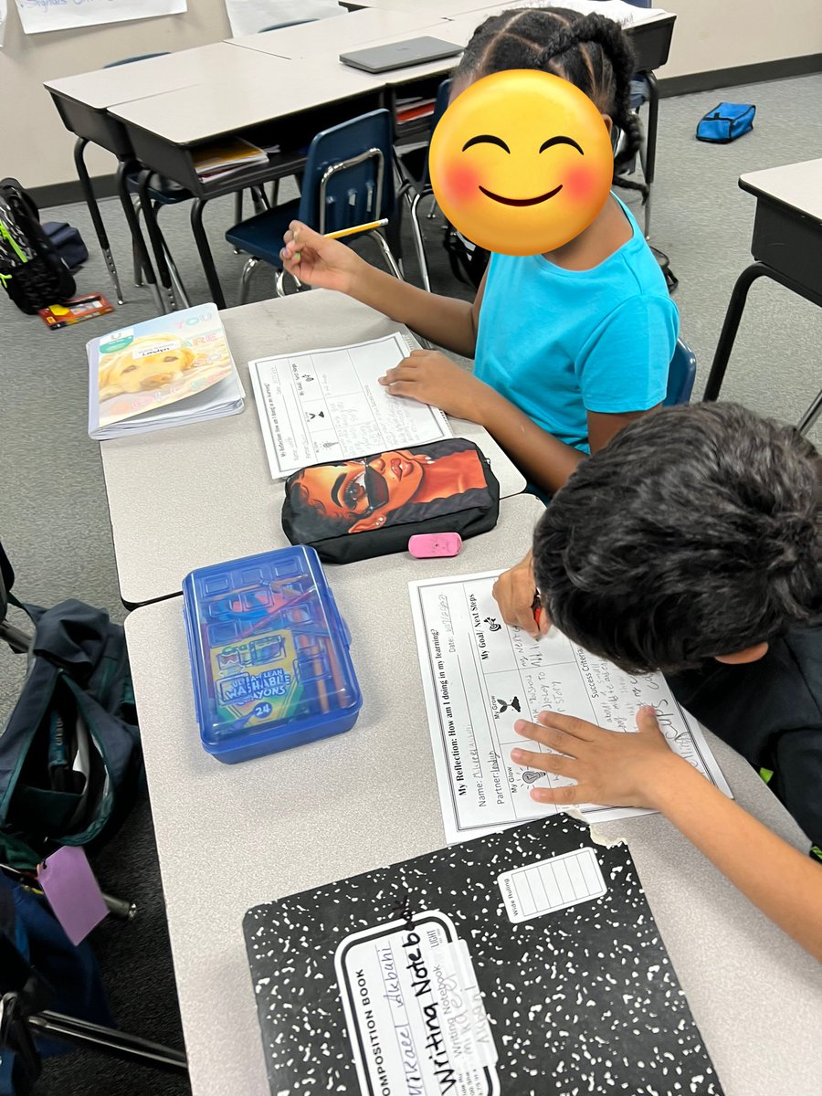 michchangwright's tweet photo. Still thinking about my visit at @RDE_Dragons yesterday. 🐉 

✅ co-created success criteria
✅ feedback to partners based on success criteria
✅ teacher giving feedback on feedback
✅ students setting goals based on feedback given 

Oh, be still, my teacher heart! ❤️ https://t.co/MxFB7D1XDq