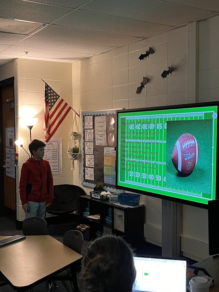 MissDucey's tweet photo. 4th graders in room 104 got to teach their classmates about their passions today! So proud of all the amazing presentations ✨😊 #weareFV #weare54 https://t.co/rWTiNrIdwB