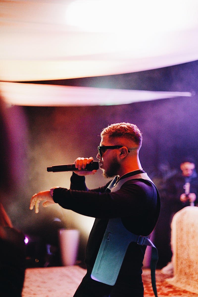 ShadesFrance's tweet photo. 🚨🚨 L’album d’HAMZA, c’est pour bientôt !

Amir (manager d’Hamza) : 

« Avant dernier feat de l’année… Après on passe en mode album 🤯 » https://t.co/fqKUmSr3Av