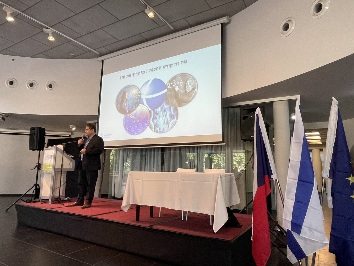 CzechEmbassyIL's tweet photo. @CzechEmbassyIL podporuje #izraelské zájemce o #vysokoskolske #studium medicíny na #ceske #university jako je @Science_MEDMUNI a @3LFUK. Děkujeme @medstudyil za dnešní důležité informační setkání 🇨🇿🇮🇱 https://t.co/s0HOb57sZX