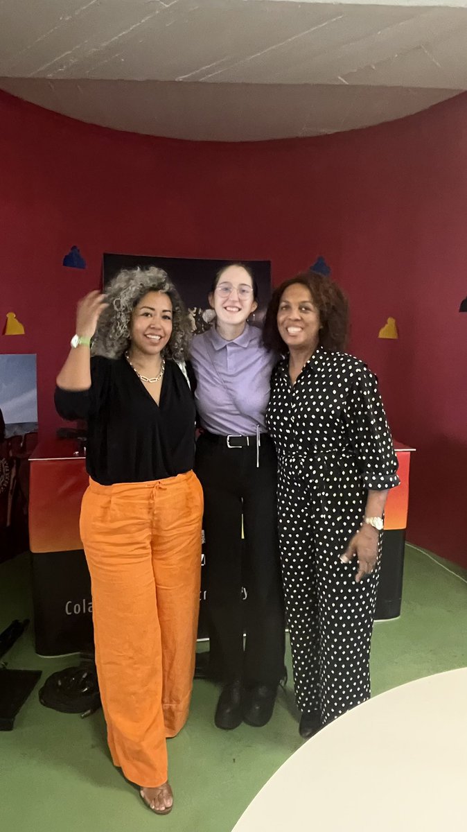 vane_coach's tweet photo. He tenido la dicha de escuchar en directo a @AinoaBuitrago en el Open Day #alicante evento alineado con valores de mujeres que luchamos para sentirnos “suficientes” talento como Ainoa es el que merece ser expandido desde el amor infinito  🔥✨#Empoderada #sorority #MujeresReales https://t.co/kc9RUeoDGv