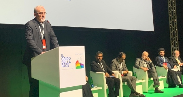 🙏Durante su intervención en el Encuentro Internacional por la Paz, celebrado en Roma estos días, el Patriarca Latino de Jerusalén aseguró: "Un futuro edificado sobre nuestro anhelo de paz es posible. Pero no debemos esperarlo de los grandes, sino de los pequeños del evangelio"