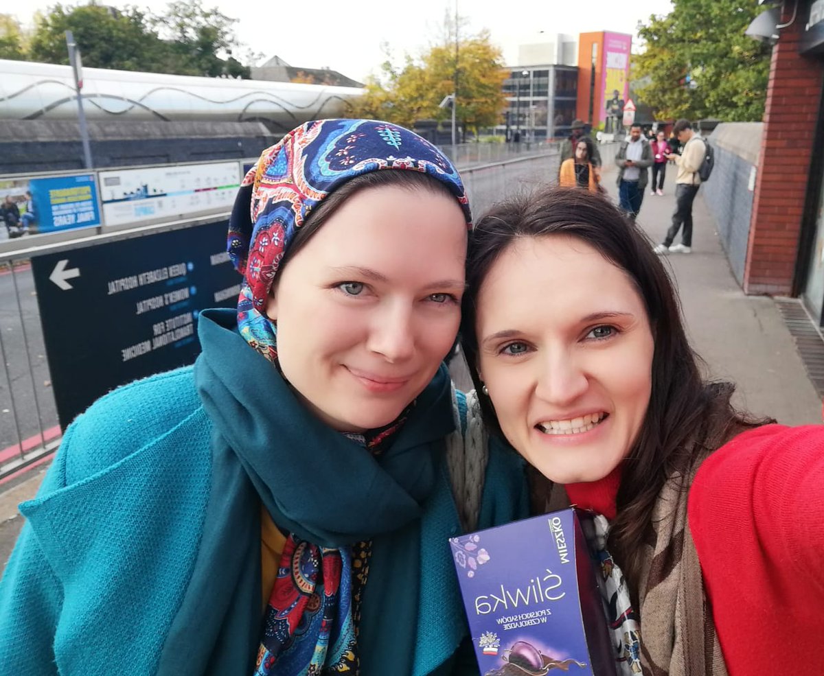 sandrapertek's tweet image. Fantastic to have a visitor at the @unibirmingham today! Romina Istratii, UKRI Future Leaders Fellow from SOAS, leads the project dldl and @_decolonise. She develops faith sensitive approaches to DV. Lots to talk about! Excellent to also meet @IRiS_Birmingham colleagues at lunch!