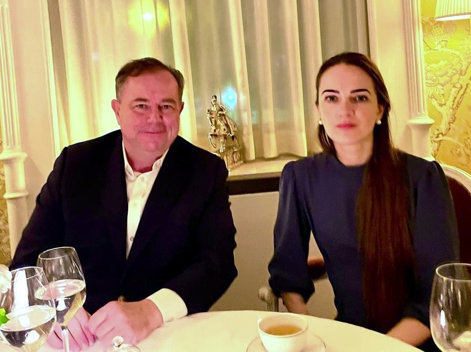 Newsmax CEO Chris Ruddy with Nobel Peace Prize winner Oleksandra Matviichuk in Paris. She documented 21,000 Russian war crimes and says: “We are grateful to America. Freedom, human solidarity have no border.” @Newsmax @ChrisRuddyNMX @avalaina