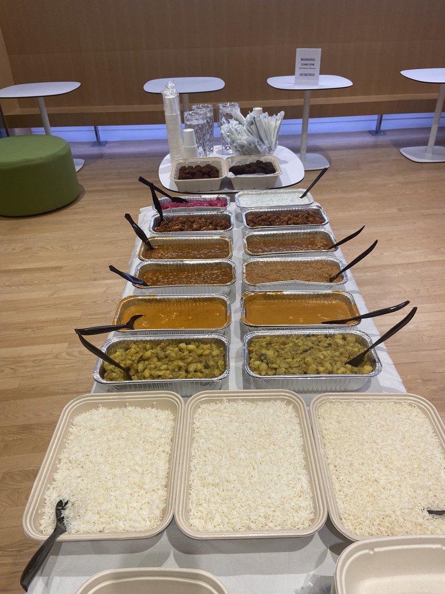 postmanconf's tweet photo. Lunch! If you’re at the conference and seeing this, why are you on Twitter? Head to Floor 7 to eat!! #postmanconference2022 https://t.co/rHycPmPRTw