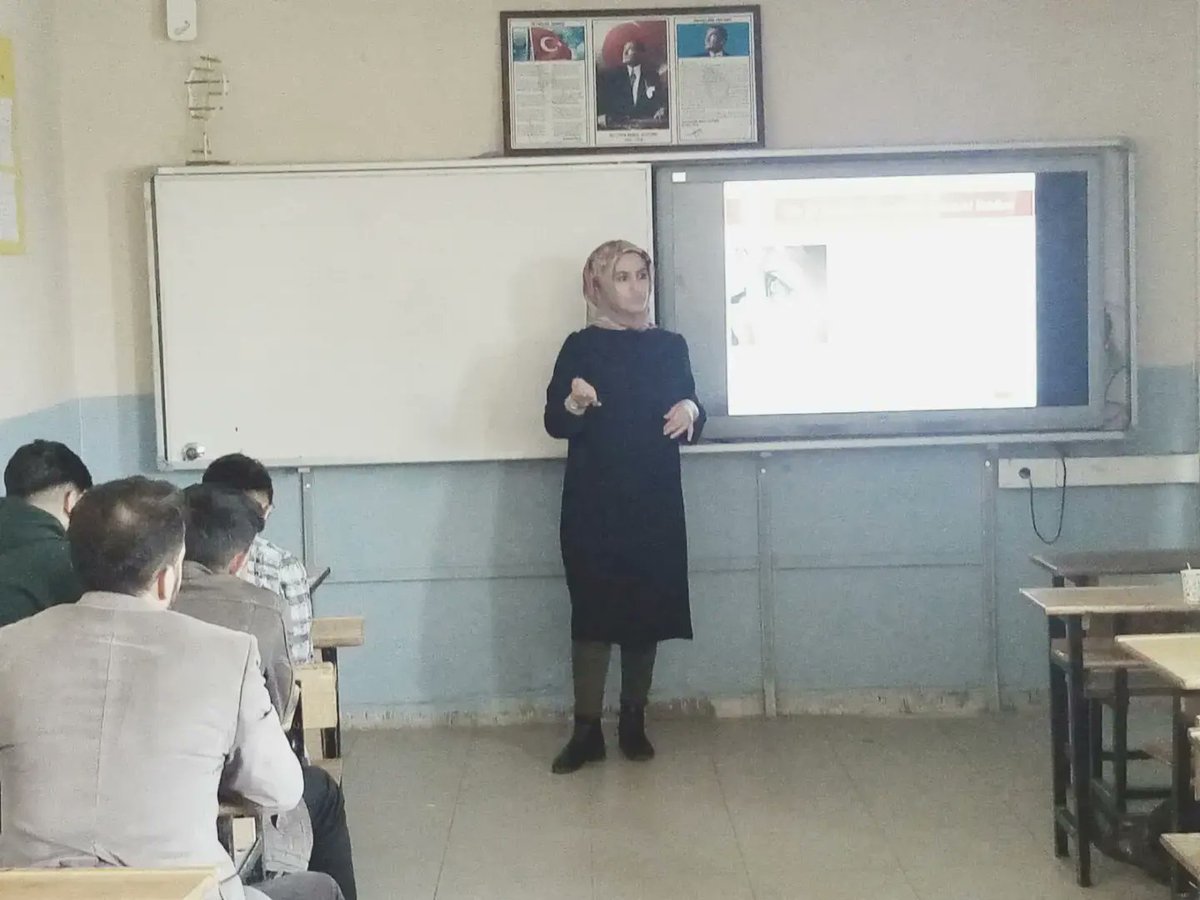 Kuruluş kadın hizmetleri birim sorumlusu Sosyolog Sunay YILMAZ tarafından ortaokullarimızda öğrenim gören öğrencilerin velilerine yönelik kadına yönelik şiddetle mücadele ve erken yaşta zorla evlilik ile mücadele hakkında seminer verildi.<a href="/tcailesosyal/">T.C. Aile ve Sosyal Hizmetler Bakanlığı</a> <a href="/deryayanikashb/">Derya Yanık</a> <a href="/rhnbyrk/">Orhan BAYRAK</a>