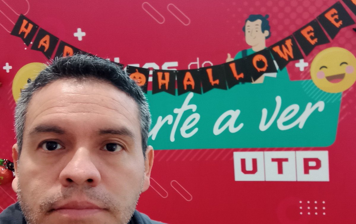 MEDcomicsPeru's tweet photo. Hoy cierro mis presentaciones en la UTP Ate Santa Clara. MEDcomics en la semana estudiantil. Cómics - Caricaturas. #power https://t.co/5DBMizDHWT