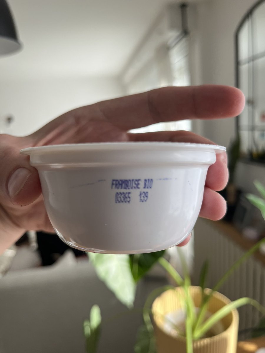 NoridaChin's tweet photo. @ULesCommercants J’ai ouvert un yaourt bio pour mon fils, acheté il y a quelques jours à Vaucresson. Voilà ce que j’ai trouvé. C’est à vomir et me fait me poser des questions sur les process sanitaires de vos produits… @Anses_fr @dgccrf @60millions #bebe #yaourt #bio #sante https://t.co/XLIp1kAwy5