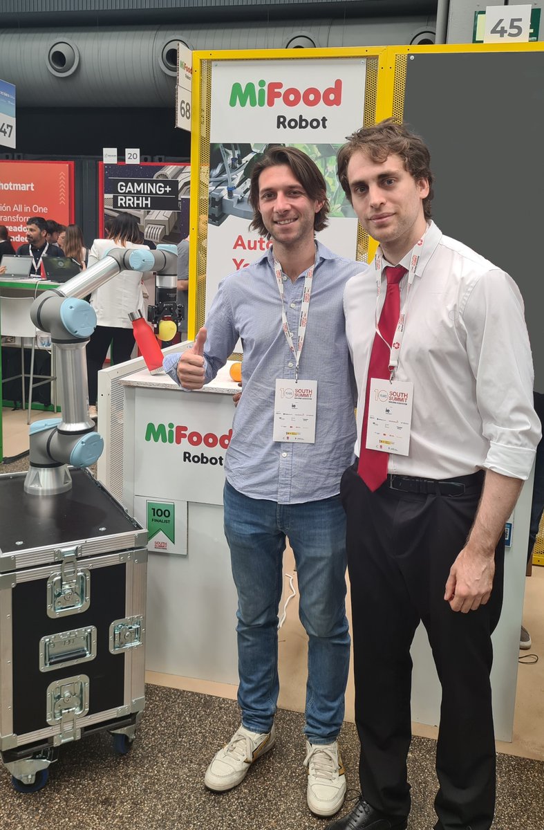MiFoodRobot's tweet image. Our team @MiFoodRobot exhibited our robotic technology for farms! Ruben Miranda Borja Mestre. We focus on sustainability, our company is addressing these challenges to tackle bigger problems which means that we can scale bigger and have more impact. #mifood #robot #RubenMiranda