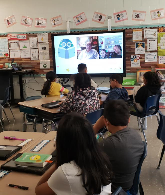 kriegerm16's tweet photo. So awesome hearing R.L. Stine read his latest book...and Slappy made an appearance. Thank you @Scholastic @MenloParkSchool #shinebrightedison https://t.co/zcPNLQtOEN