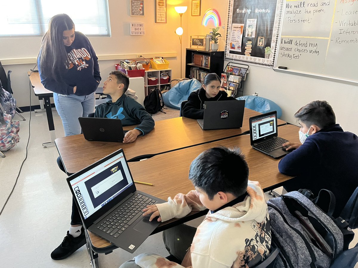 ENFlores_MPMS's tweet photo. Love to see students in @arios_HMS’ class discuss and use evidence from the poem “Persistent” to answer questions and earn points. @Hernando_MS @LRocha_HMS @RNava_HMS @bahia_HMS #CavPride #MoveMountains 🧡⛰️💙 https://t.co/QPiGka4wN7