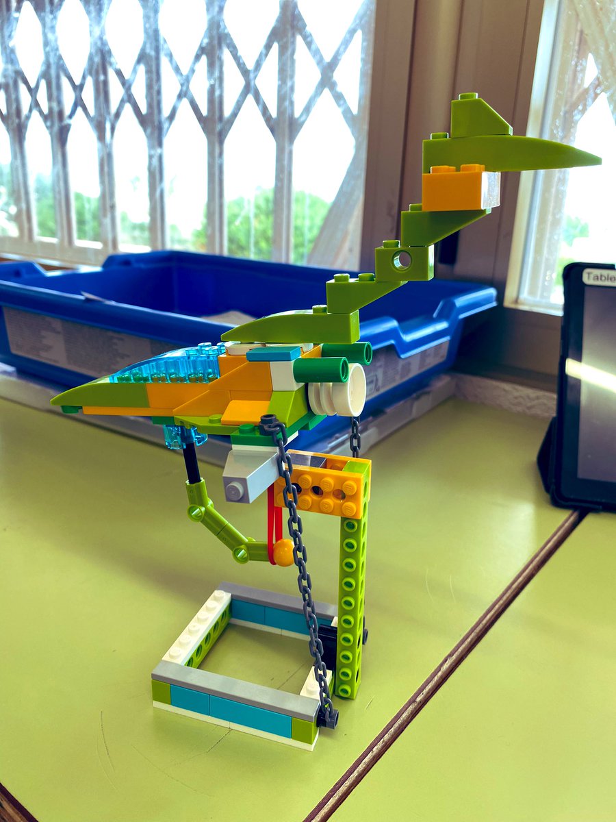 pico1molina's tweet photo. Trabajando la Tensegridad con @LEGO_Education #legospikeessential #legowedo2.0 #tensegrity #steam https://t.co/UlqDiVt85i