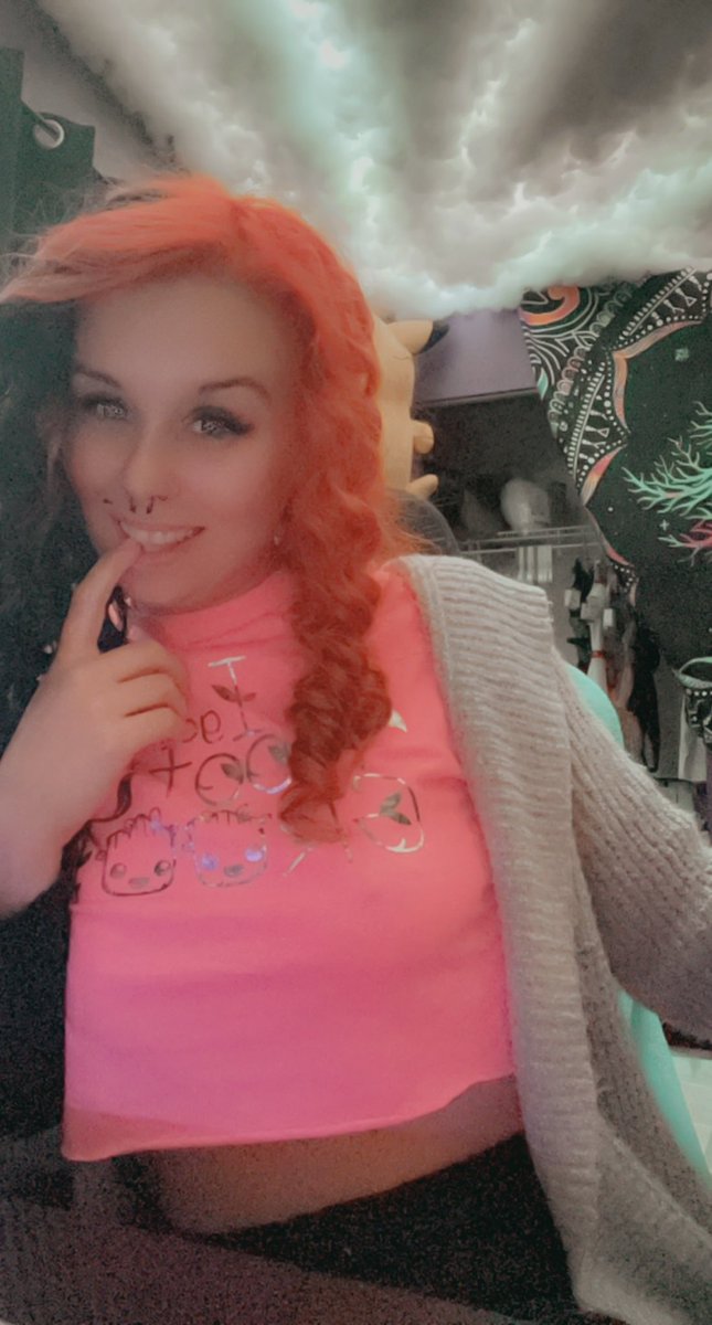 Happy Friday!!! 💦💦 #dogecoin #ELONMUSK #ContentCreator #onlyfanslinkinbio #fridaymorning #gamergirl #animegirl #cosplayergirl onlyfans.com/iamgroot93