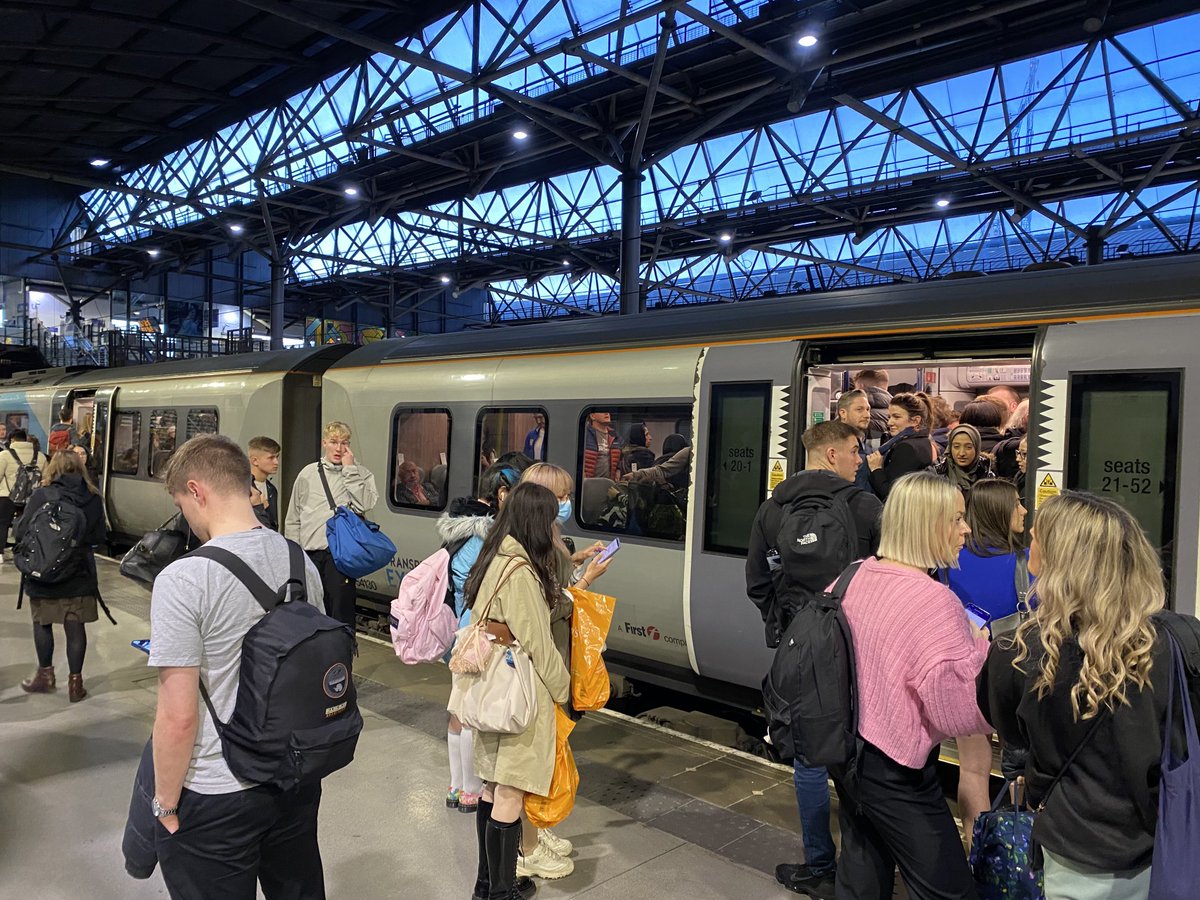 17.15 cancelled then 17.45 shows up with 3 carriages. In Leeds on a Friday evening. 100 passengers left on the platform. There is NO EXCUSE for the short train formation ⁦@TPExpressTrains⁩