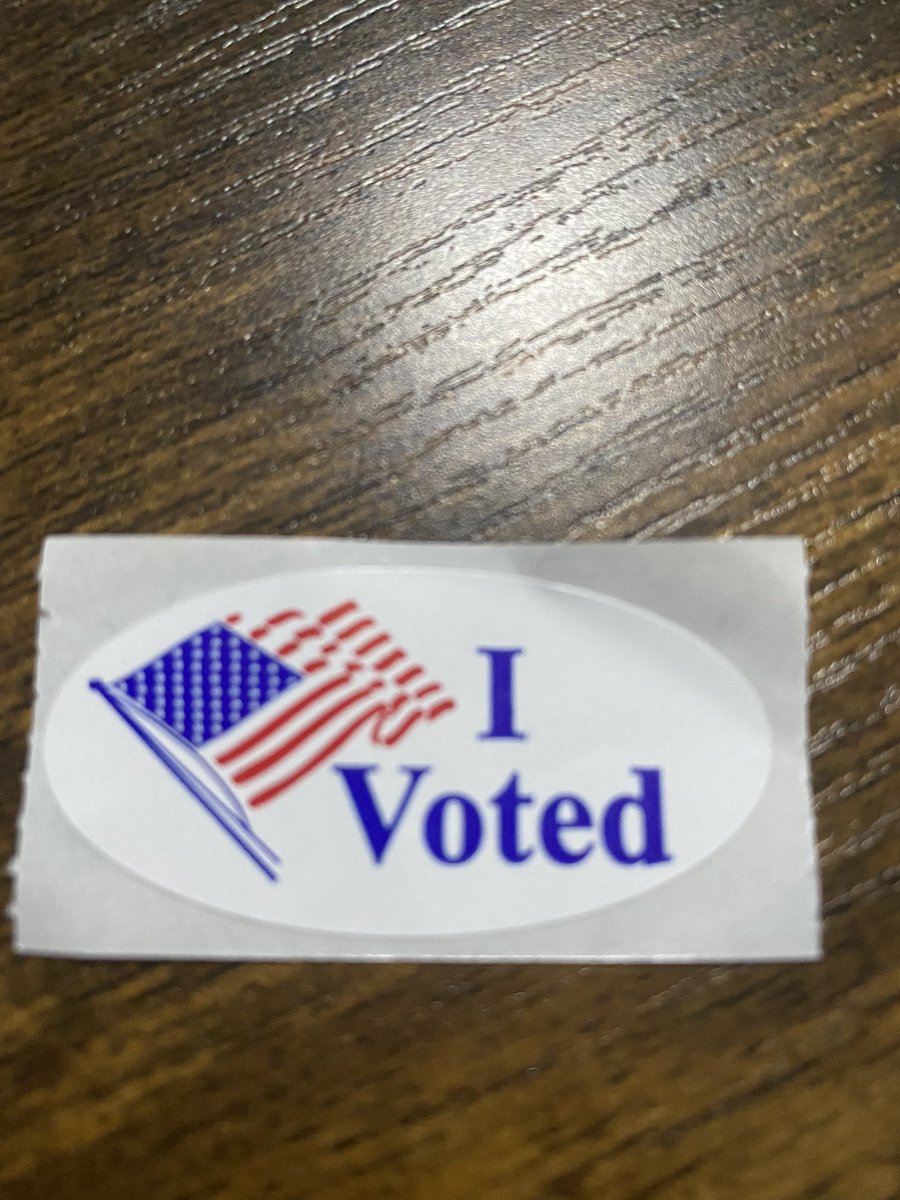 SeanWaldo's tweet photo. #exerciseyourights #earlyvote https://t.co/08FQd7XWtg