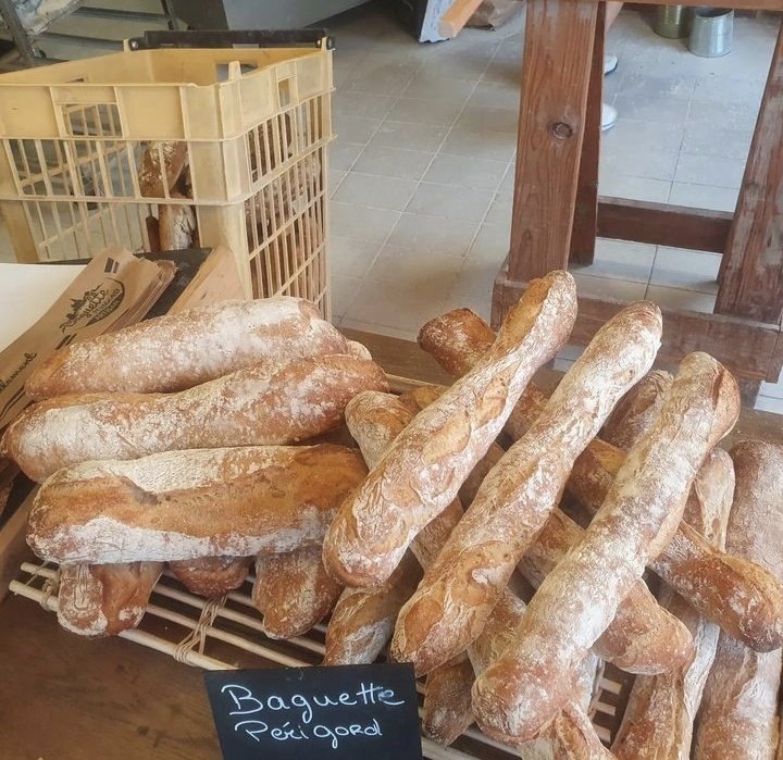 EurlLeHoux's tweet image. Baguettes perigord, rustou, pain rustique à la coupe.
#rustou #baguettepérigord #painrustique #artisan