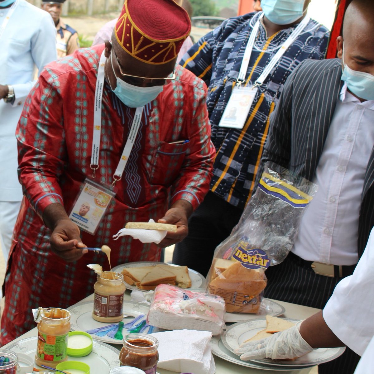 AfricanCashew's tweet photo. #ConferenceDiary #Abuja2022 #FieldTrip #ACAAnnualCashewConference #JournalConférence 

A #GuidedVisit of all stages of #CashewProcessing; and a #tasting of #VertexAgro's products was conducted by the factory's CEO &amp; staff.

View more: https://t.co/Gw3NSVacnN

#ProcessingFactory https://t.co/QuSAZw7J2z