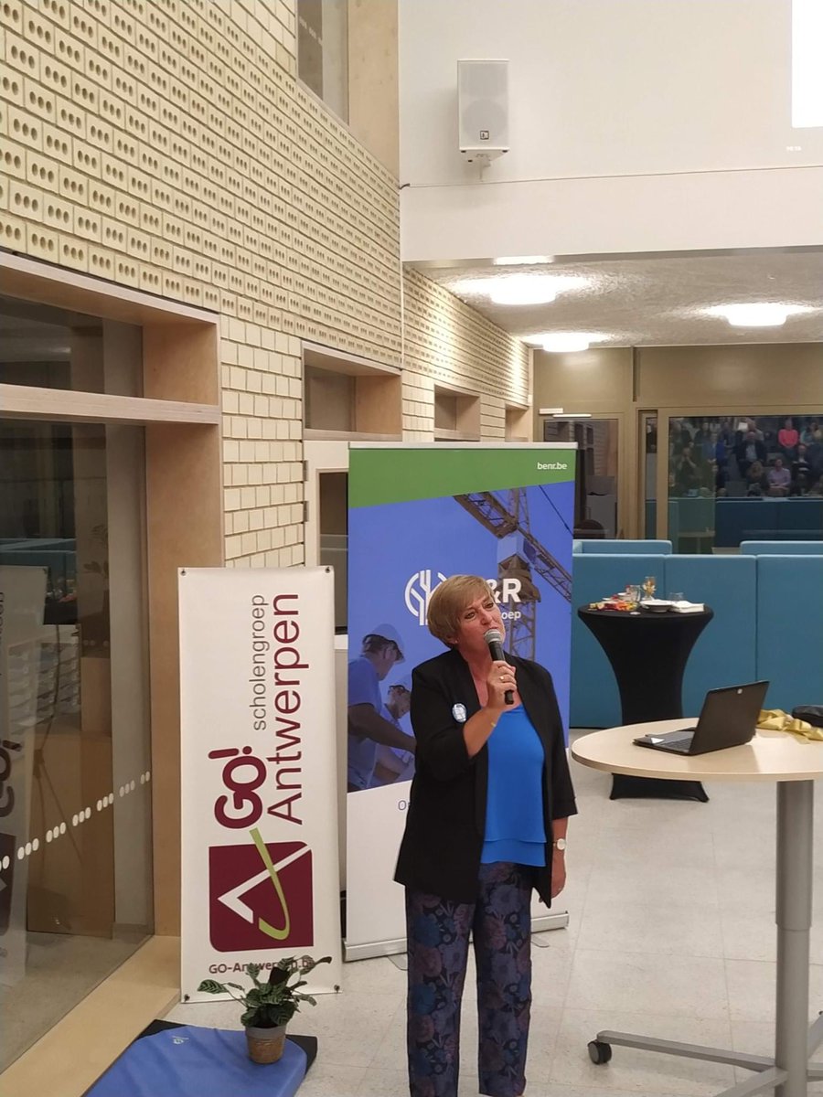GOinAntwerpen's tweet photo. Opening van nieuwbouw - Danielle Van Ast: "Dit gebouw ondersteunt de kinderen op de meest optimale manier: ze worden uitgedaagd, geïnspireerd, gaan zelf op zoek en construeren. O.l.v. bekwame leraren komen ze hier op een persoonlijke manier tot leren."

#GObouwt #GOschittert https://t.co/lzl2fBskBV