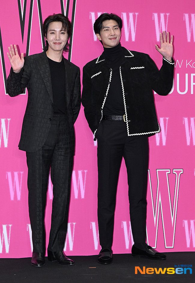 byanluvtaepe's tweet photo. jhope and RM taking a photoshoot at the W Korea event
 #WKorea #WKorea_지창욱 #jhope #RM #94liners #BTS https://t.co/bd42cvUgOK