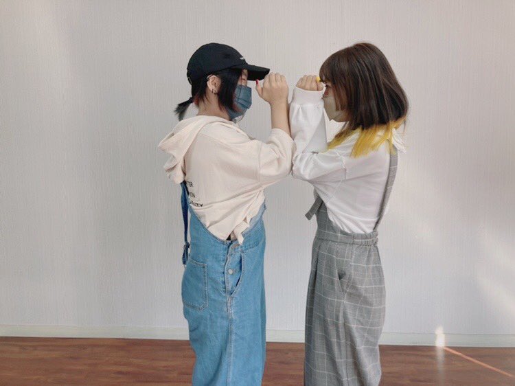 _qr_om_'s tweet photo. 今回の踊ってみた動画は
未完成組の【????】と
信号機の【????????】だよ⭐️
#QROM #未完成組 #信号機 https://t.co/wn4XA6GoZ2