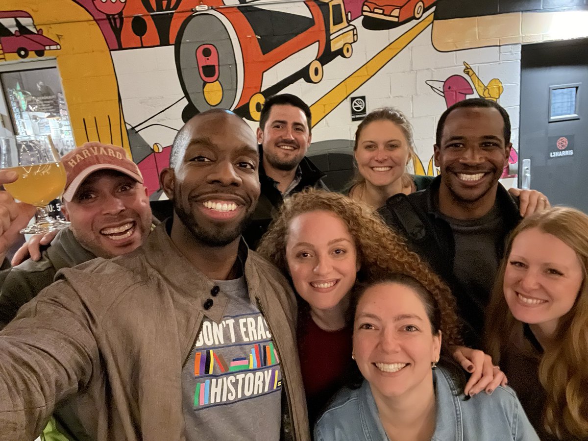 acfdominguez's tweet photo. It’s beautiful people like these that make the world go round… them and amazing Venezuelan food from Carolicious in Sommerville. #grateful #sommervillema #cambridgema #outonthetown #newyear #birthday #outwithfriends #yearofyes https://t.co/5ax0uTiGWh
