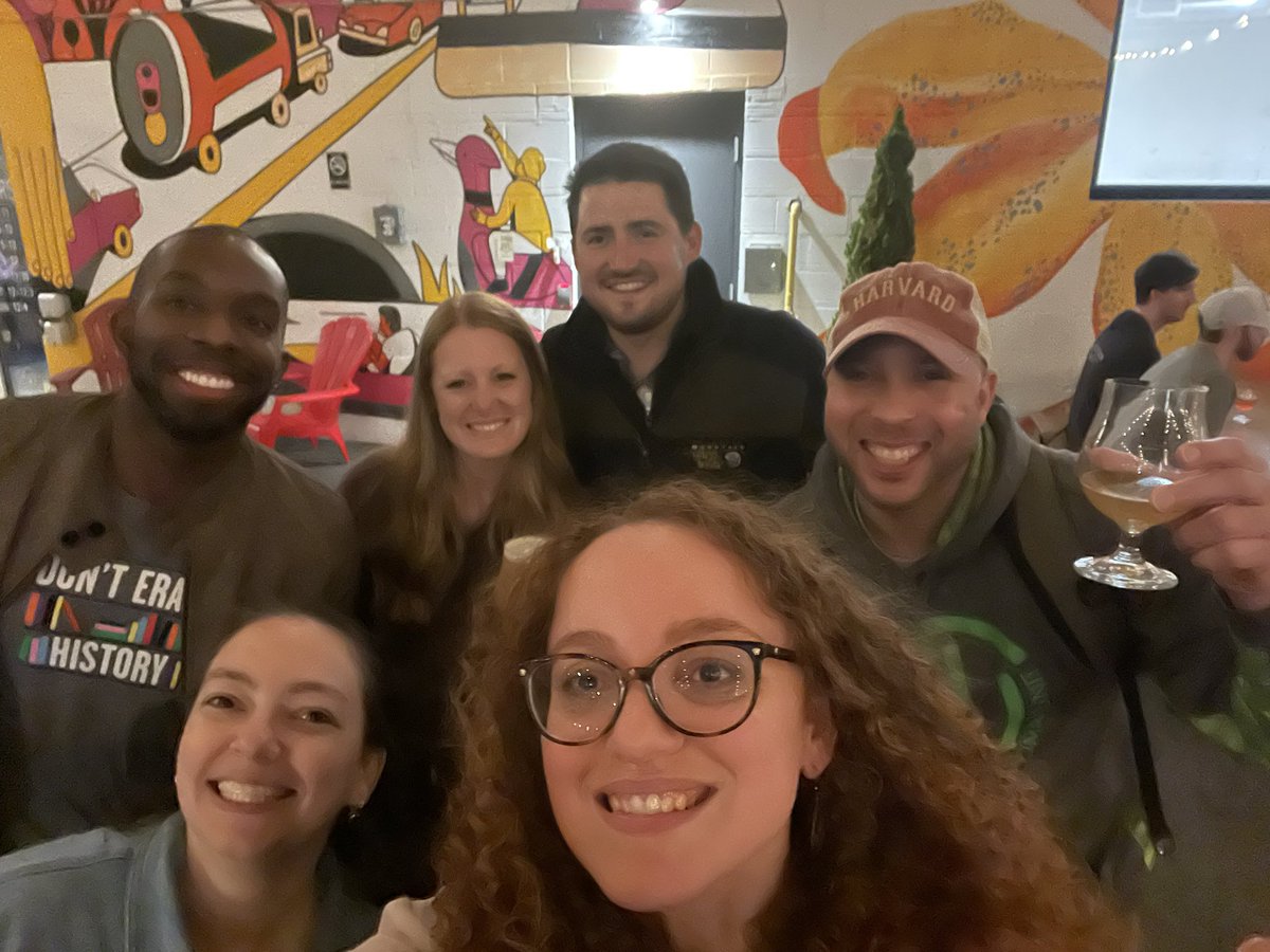 acfdominguez's tweet photo. It’s beautiful people like these that make the world go round… them and amazing Venezuelan food from Carolicious in Sommerville. #grateful #sommervillema #cambridgema #outonthetown #newyear #birthday #outwithfriends #yearofyes https://t.co/5ax0uTiGWh