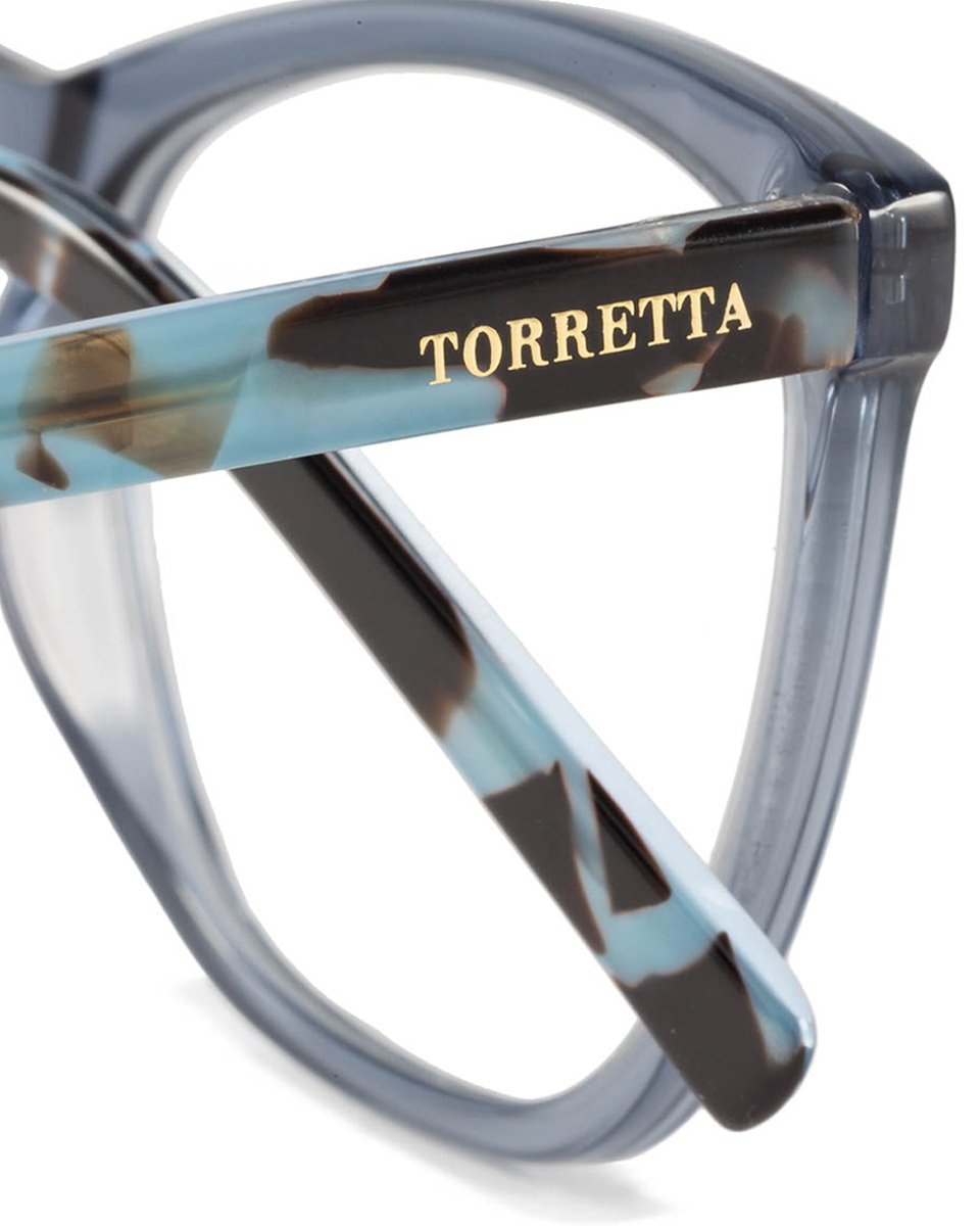 👓 El prestigioso diseñador 𝘙𝘰𝘣𝘦𝘳𝘵𝘰 𝘛𝘰𝘳𝘳𝘦𝘵𝘵𝘢 viste a una mujer sofisticada, urbana y segura de si misma. ⁣
⁣
😀 Conoce la nueva colección de gafas graduadas exclusiva para #Federópticos  aquí:  🔗acortar.link/8qS89l
⁣
#RobertoTorretta  <a href="/RobertoTorretta/">Roberto Torretta</a>