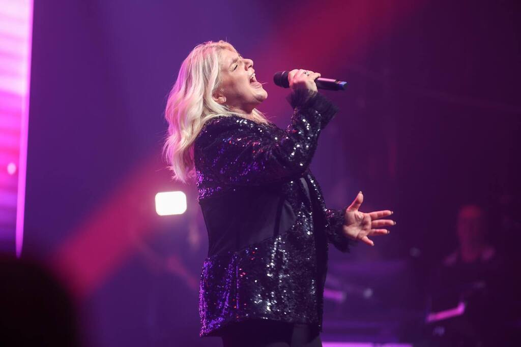 studiosdc's tweet photo. Concert ´Génération 10 qu’on aime ´ https://t.co/3q9zKTonq0 https://t.co/kLs0NZ76On