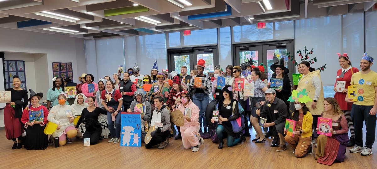 Book-O-Ween is under way! The volunteers showed up ready to bring their characters to life in the classroom. #JuntosSomosLideres