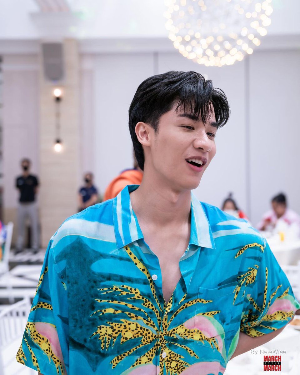 RakNew_'s tweet photo. TayTawan by NewThitipoom💙💕 

Thankyou for the pict🤩
#SnapByMarch #AISCallingMelody
#CallYouToTheBeach #เตนิว #Tawan_V #Newwiee https://t.co/45vKhTRvcX