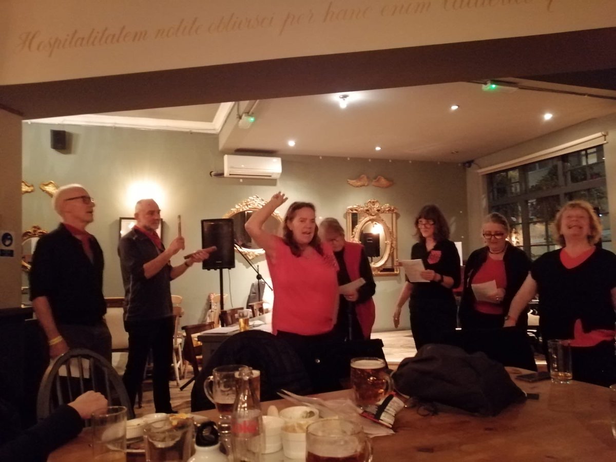 wellredchoir's tweet photo. Good to air some lefty anthems @TheAngelBowE3 at the Wednesday open mic hosted every week by the fabulous Archie Shuttler #eastlondon #campaignchoirs #bromleybybow # https://t.co/jQ2pYRT0Gs