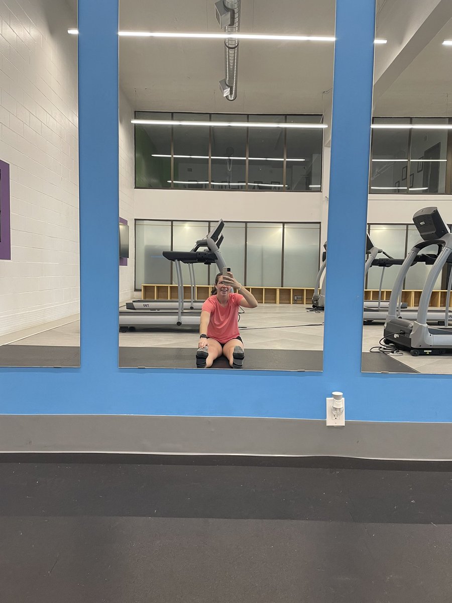 Amy34381's tweet photo. #movewithKHS @UWaterlooKHS https://t.co/XC8dfb8enI